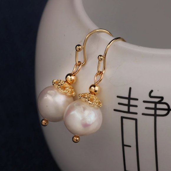 14K Gold Natural Freshwater Pearl Earrings - Picture 3 of 10